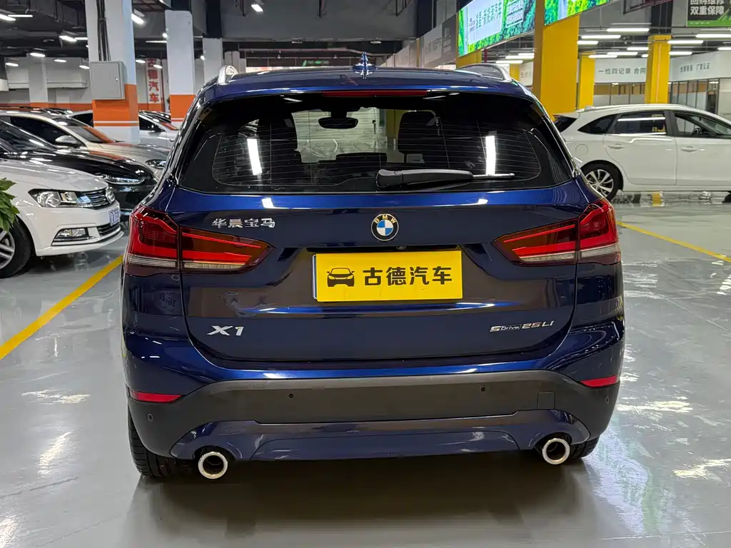 BMW X1 2020 sDrive25Li Leading Model купить на сайте DeffCars