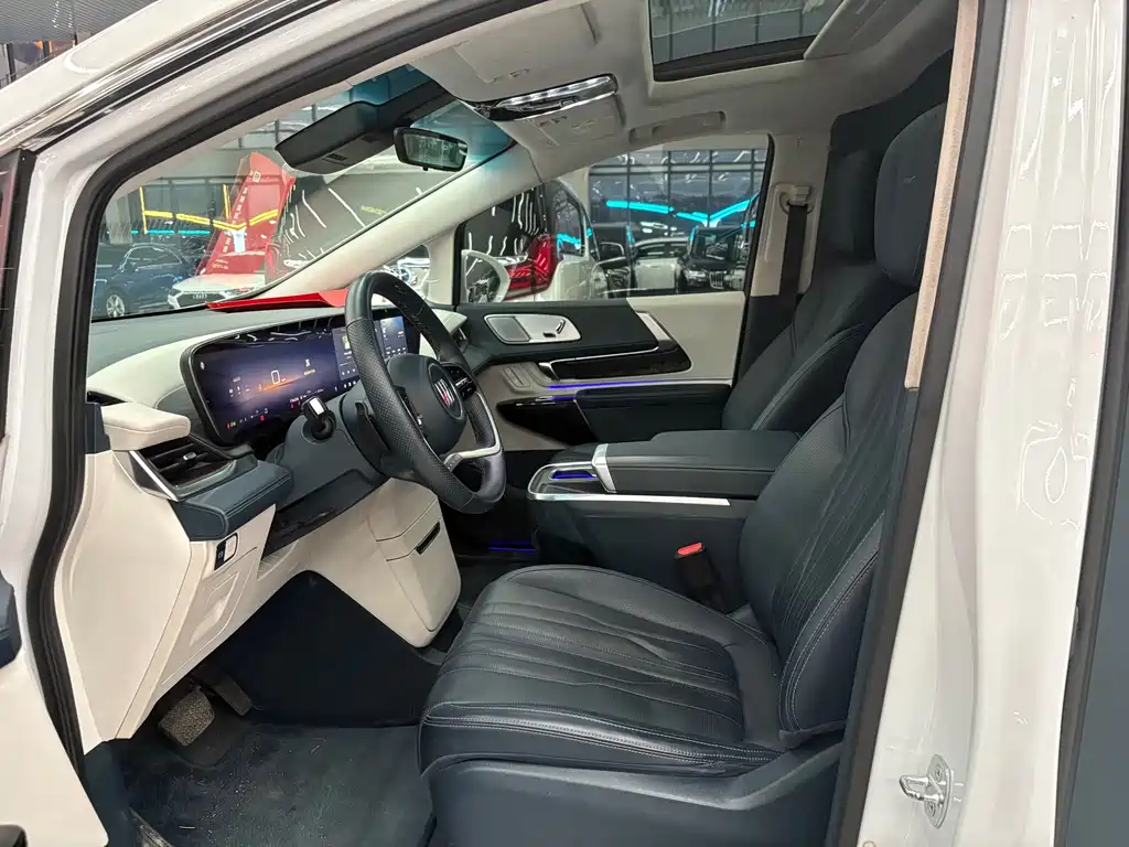 Century 2023 2.0T four-seater private version купить на сайте DeffCars