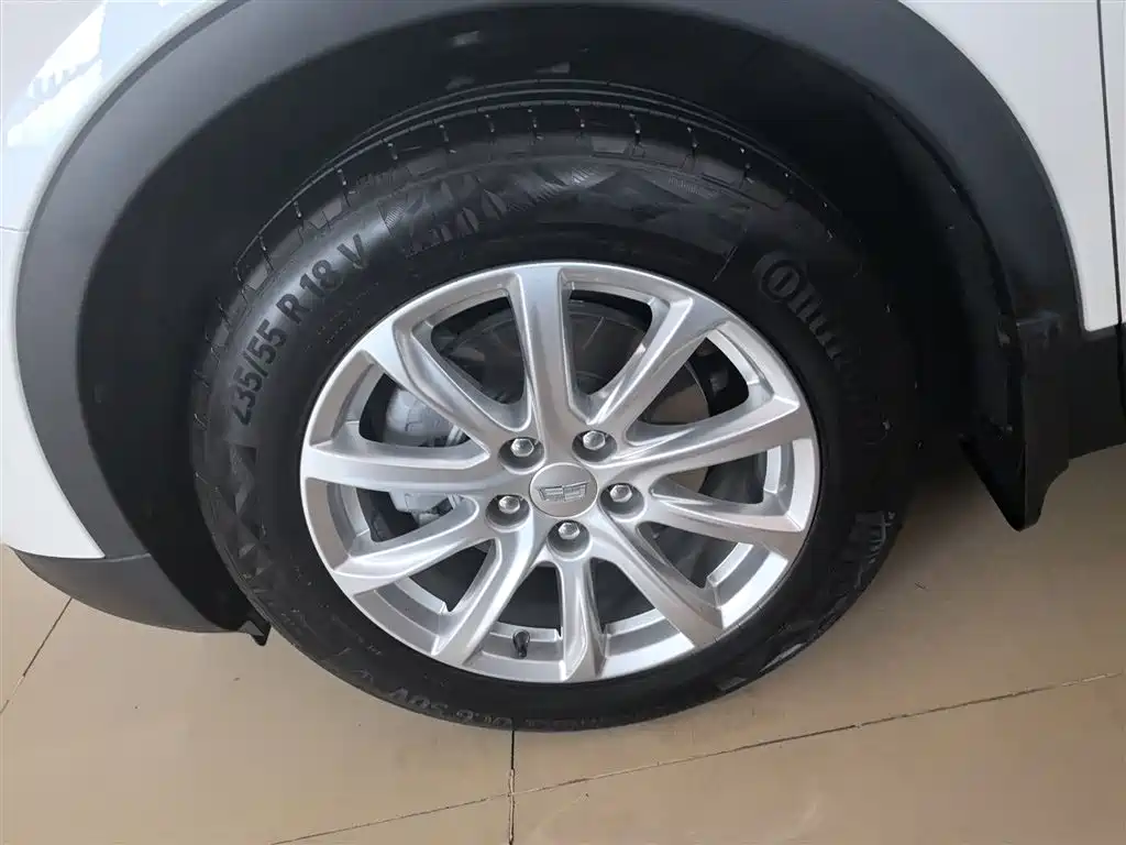 Cadillac XT4 2022 28T two-wheel drive fashion model купить на сайте DeffCars