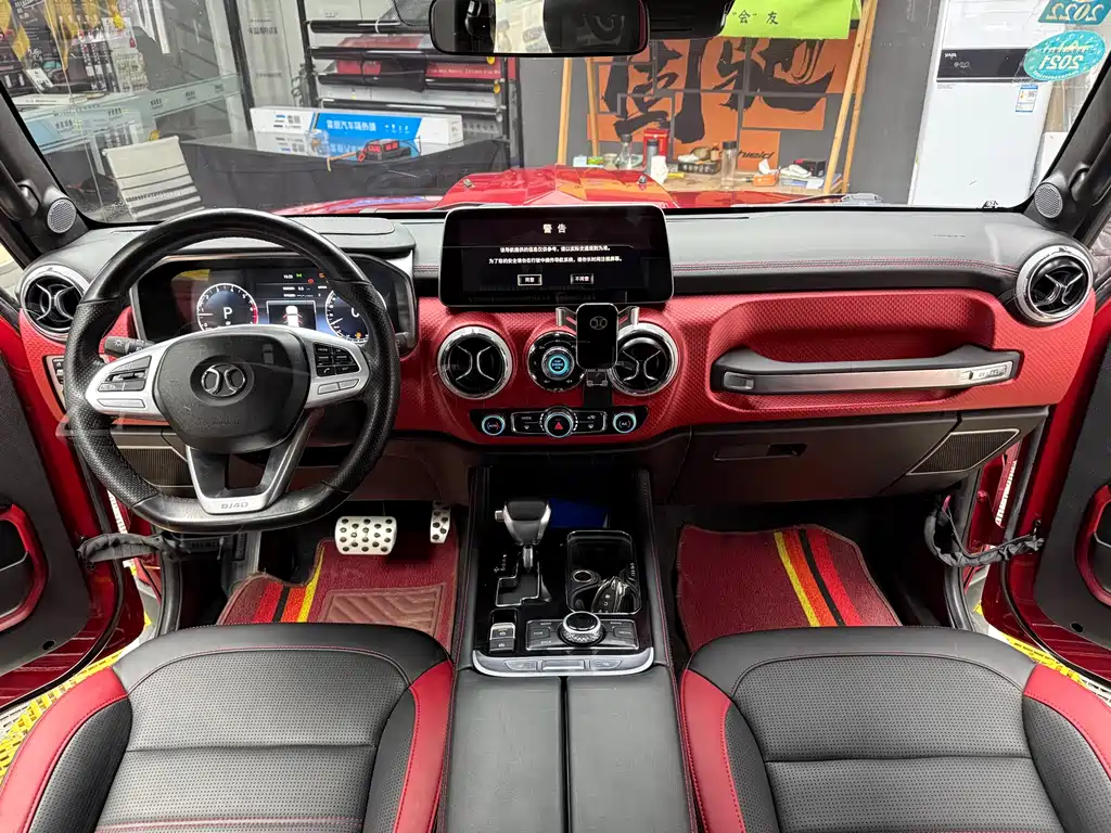 Beijing Off-Road BJ40 2019 PLUS 2.3T Automatic Four-wheel Drive Exclusive Edition National VI купить на сайте DeffCars