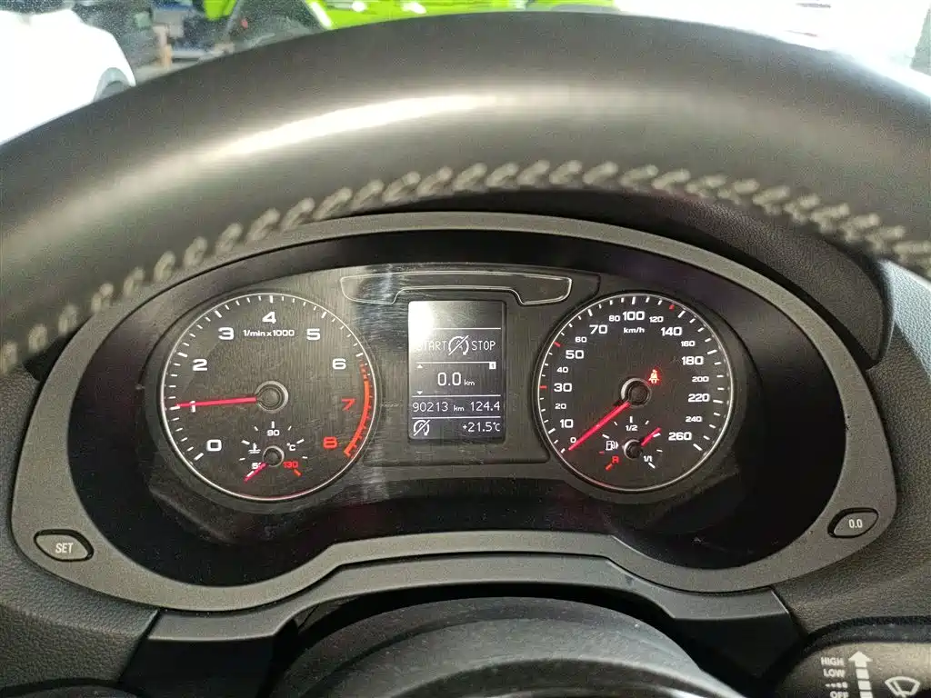 Audi Q3 2018 30th Anniversary Model 35 TFSI Sports купить на сайте DeffCars