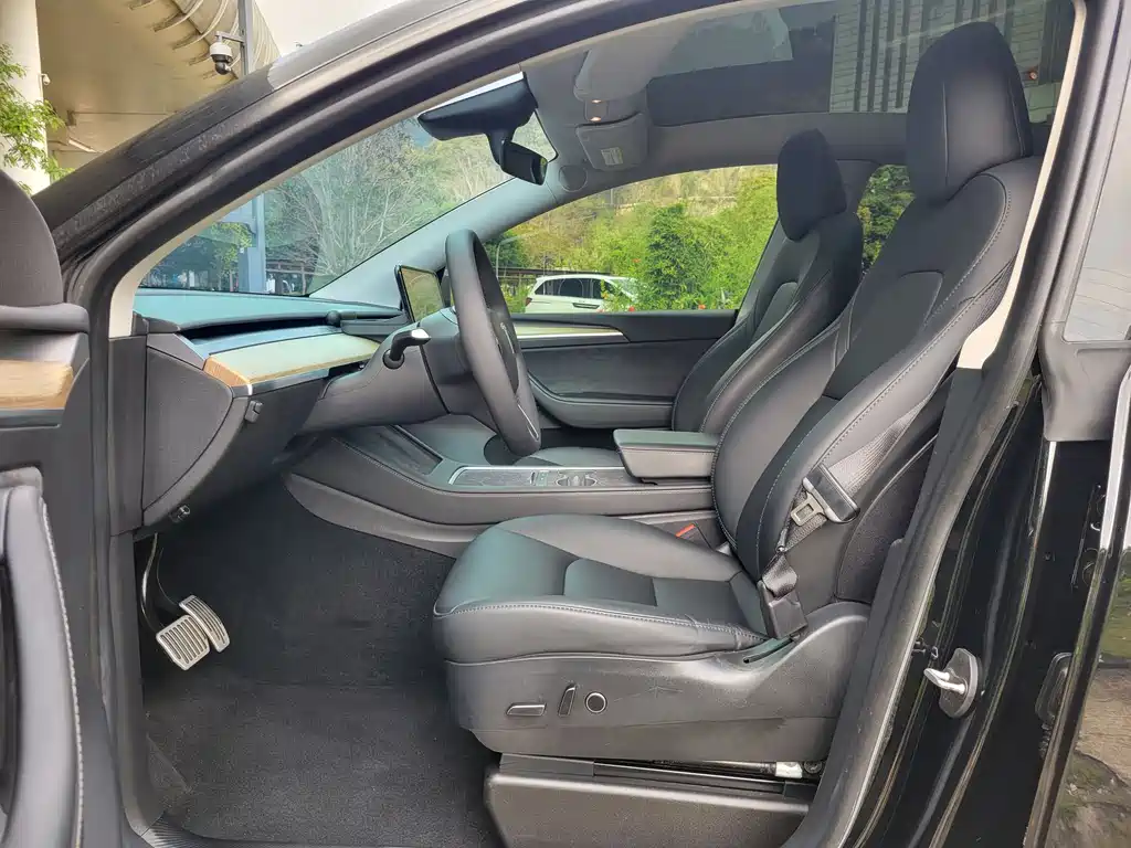 Model Y 2022 facelift rear-wheel drive version купить на сайте DeffCars