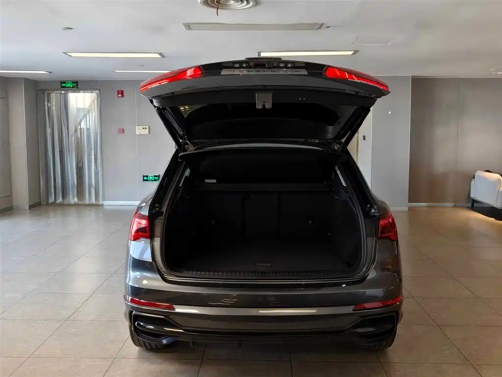 Audi Q3 2021 40 TFSI Fashionable and Dynamic купить на сайте DeffCars