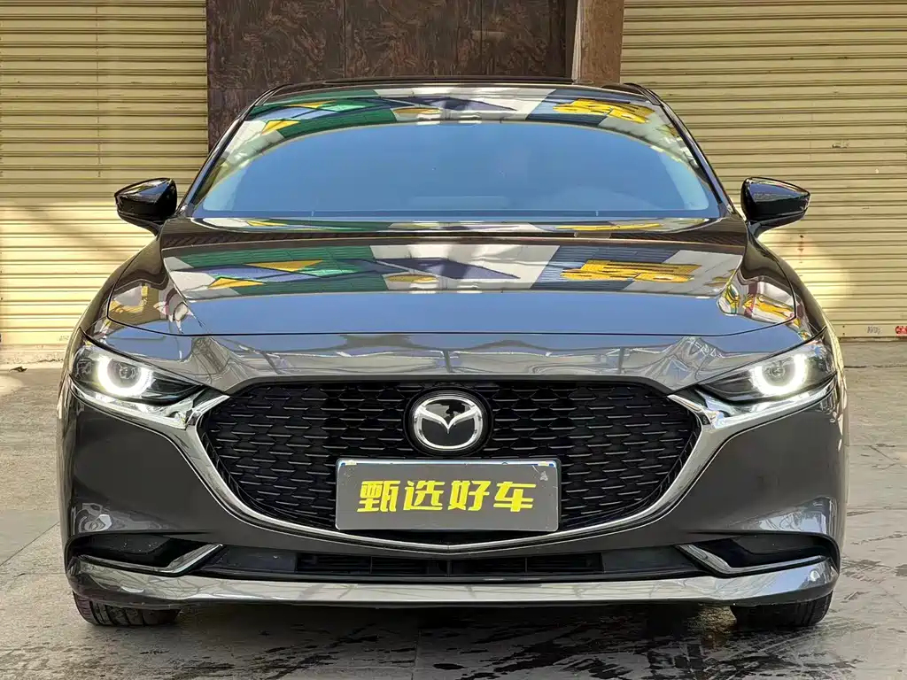 Mazda3 Angkesela 2022 2.0L Automatic Premium Obsidian Edition купить на сайте DeffCars