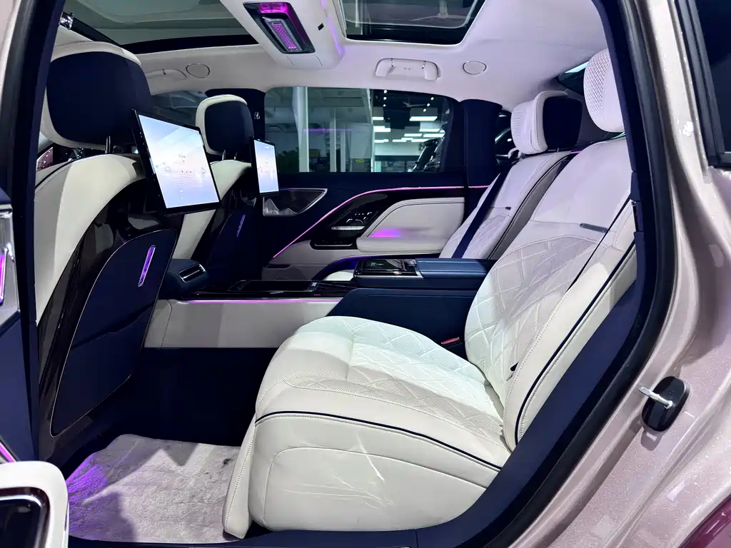 Hongqi Golden Sunflower Guoya 2024 4.0T V8 version купить на сайте DeffCars