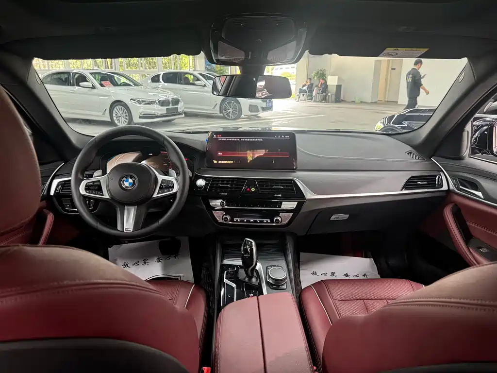 BMW 5 Series 2022 530Li Leading M Sports Package купить на сайте DeffCars