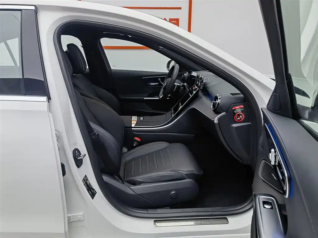 奔驰C级 2025款 改款 C 200 L 运动版 купить на сайте DeffCars