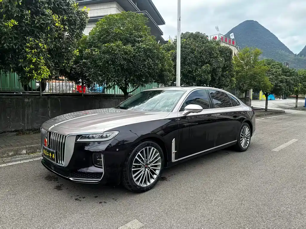 Hongqi H9 2023 2.0T Zhilianqi Chang Edition купить на сайте DeffCars