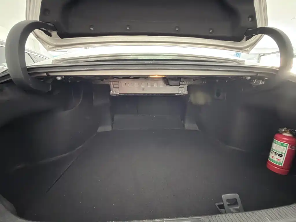 Camry 2019 facelift 2.5G Deluxe Edition купить на сайте DeffCars