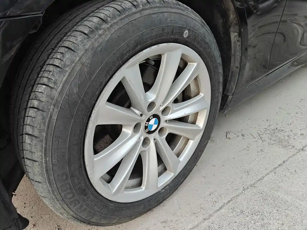 BMW 5 Series 2014 520Li Elegant купить на сайте DeffCars