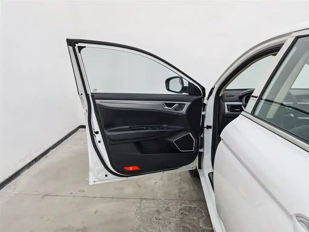 Emgrand GL 2019 1.4T manual elite smart model купить на сайте DeffCars