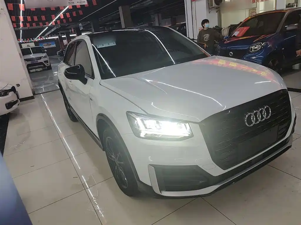 Audi Q2L 2018 35 TFSI launches exclusive version, National VI купить на сайте DeffCars