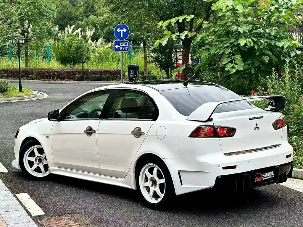 Wingshen 2013 Fashion Edition 1.8L Manual Smart Type купить на сайте DeffCars