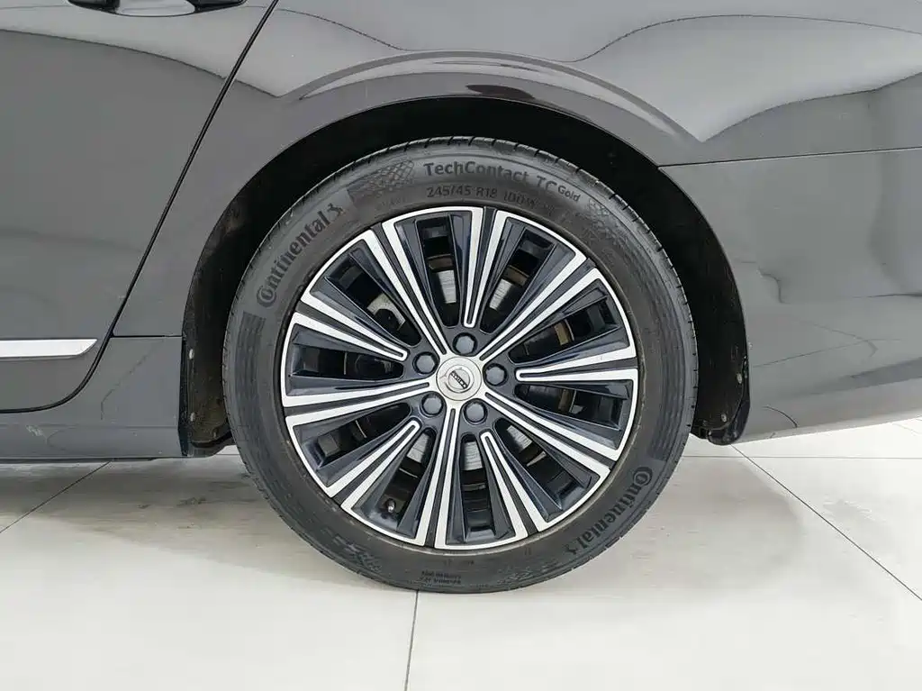 Volvo S90 2021 B5 Zhiyi Luxury Edition купить на сайте DeffCars