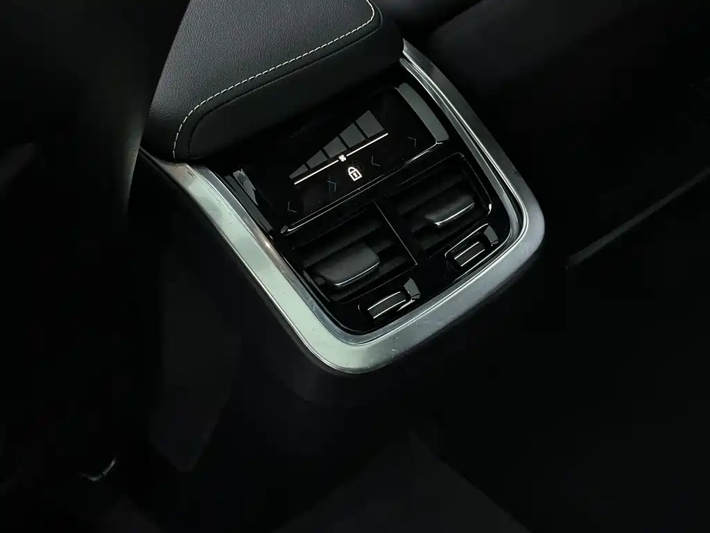 Volvo XC60 2018 T5 four-wheel drive Zhiya Sports Edition купить на сайте DeffCars