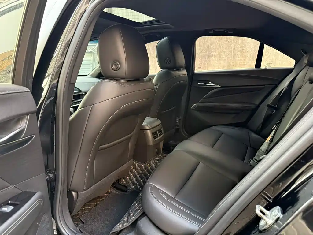 Cadillac CT4 2021 28T Fashion Model купить на сайте DeffCars