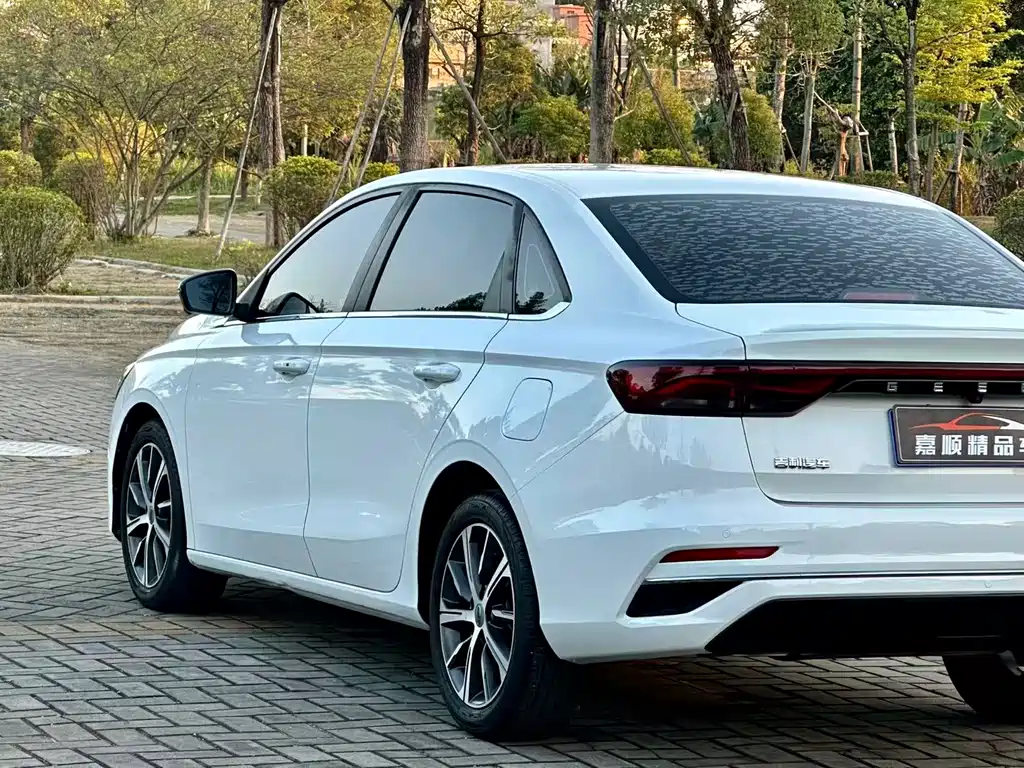 Emgrand 2022 4th generation 1.5L CVT flagship model купить на сайте DeffCars
