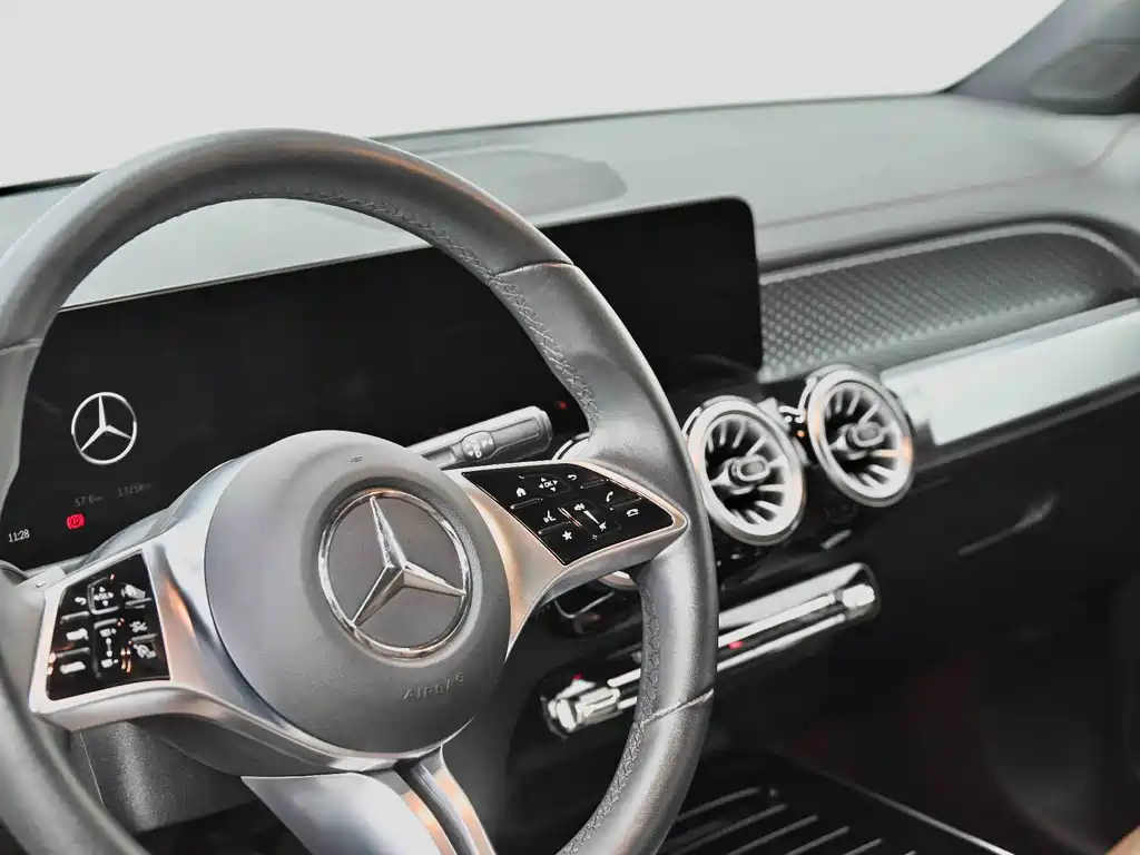 Mercedes-Benz GLB 2024 facelift GLB 220 fashion model купить на сайте DeffCars