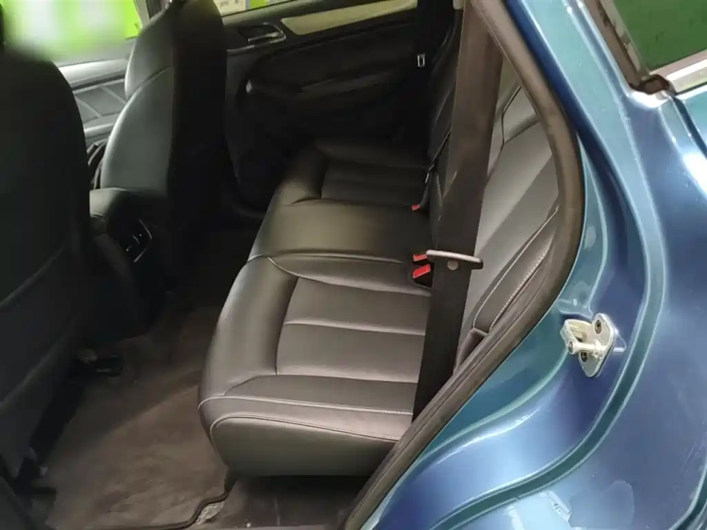 Roewe RX5 2019 20T two-wheel drive automatic 4G interconnected platinum version купить на сайте DeffCars