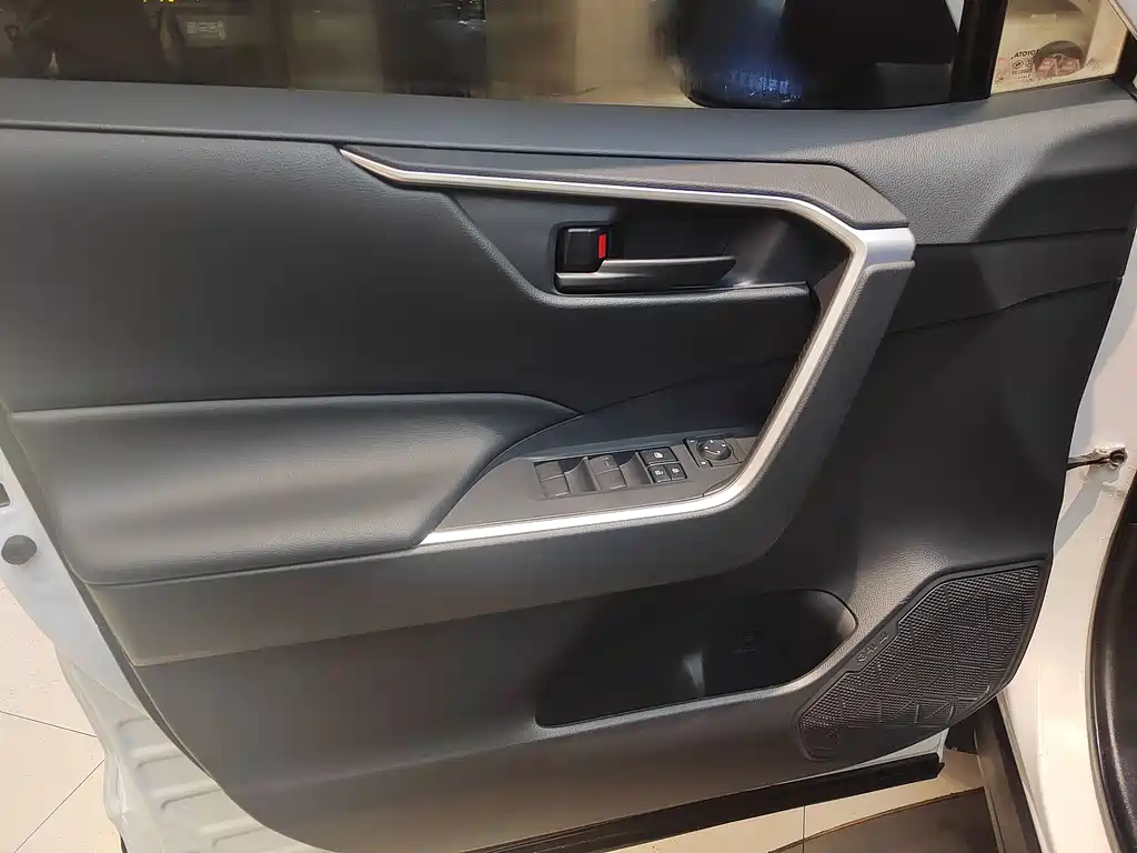 RAV4 Rongfang 2022 2.0L CVT two-wheel drive urban version купить на сайте DeffCars