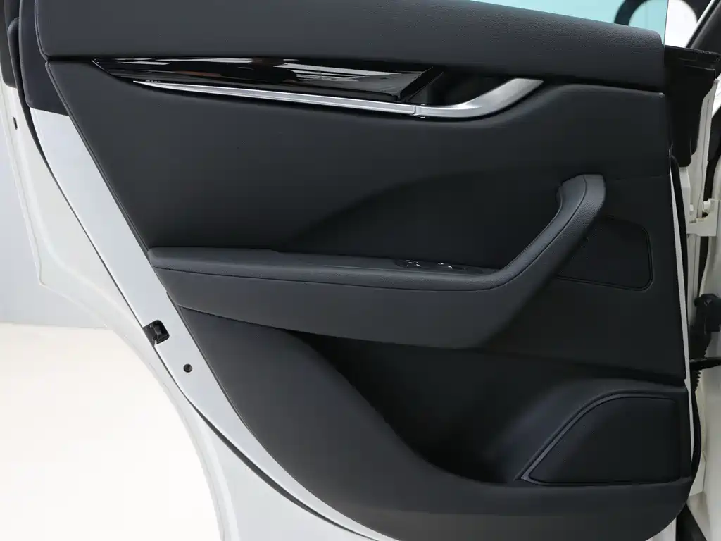 Levante 2022 2.0T GT sharp first edition купить на сайте DeffCars