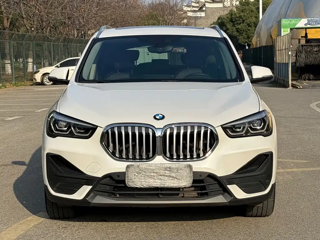 BMW X1 2022 sDrive25Li Leading Model купить на сайте DeffCars