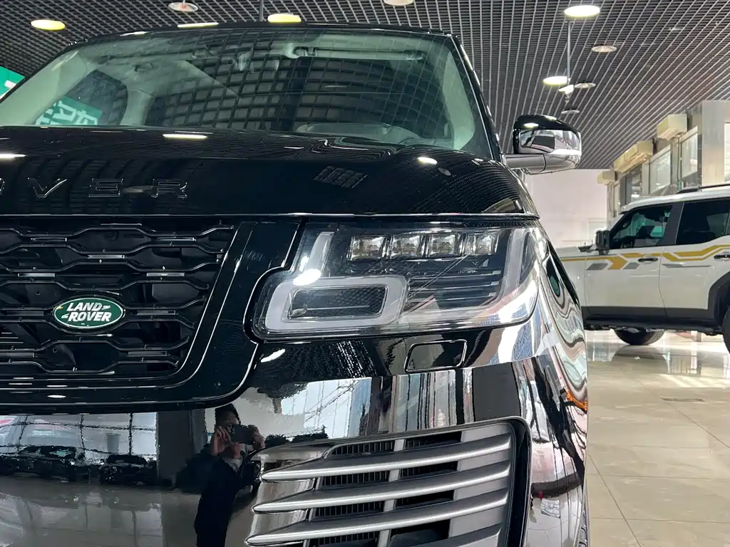 Range Rover 2022 3.0 L6 400PS Legendary Extended Classic Edition купить на сайте DeffCars