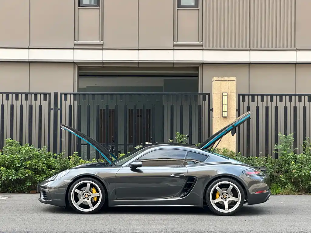 Porsche 718 2018 Cayman 2.0T купить на сайте DeffCars