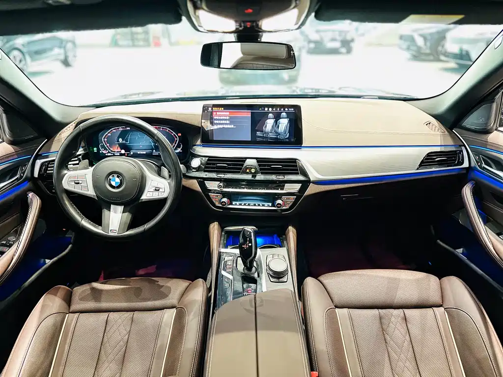 BMW 5 Series 2022 Facelift Three 530Li Exclusive M Sports Package купить на сайте DeffCars