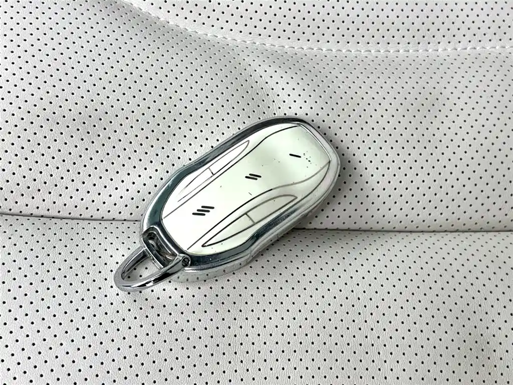 Zhiji LS7 2023 90kWh Elite rear-wheel drive version купить на сайте DeffCars