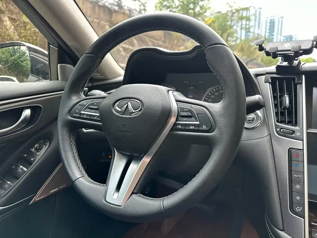 Infiniti Q50L 2018 2.0T Premium Edition National VI купить на сайте DeffCars
