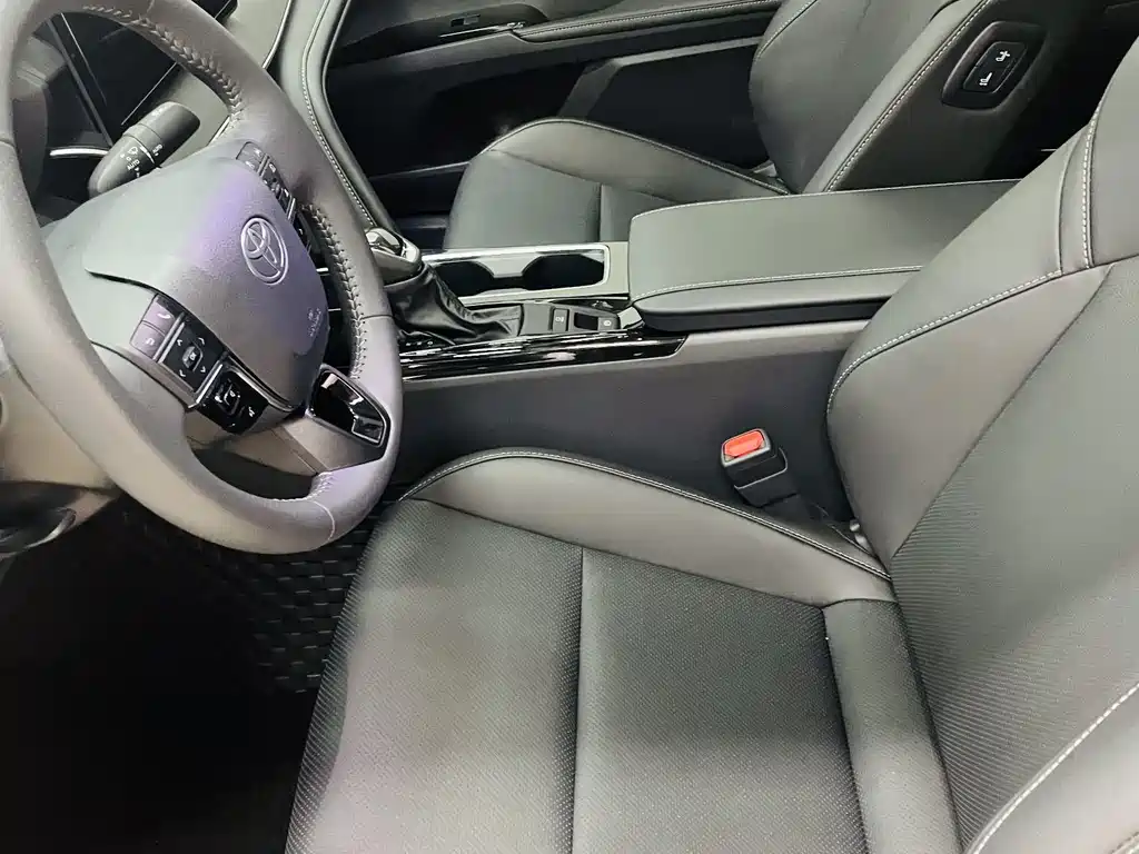 Camry 2026 Dual Engine 2.0HSE Sports Lite Edition купить на сайте DeffCars