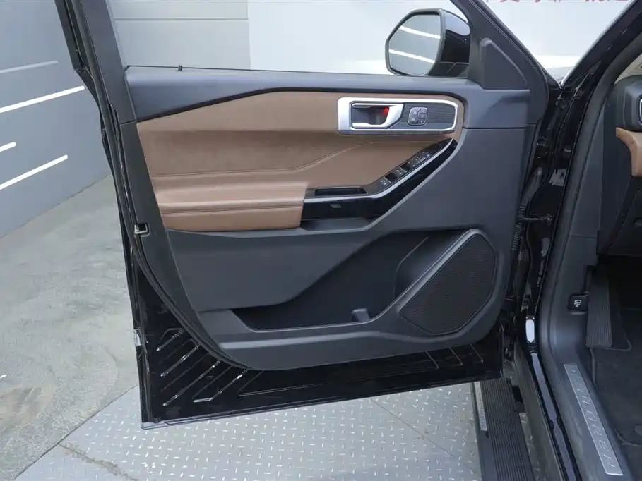 Explorer 2023 EcoBoost 285 four-wheel drive titanium version 6 seats купить на сайте DeffCars