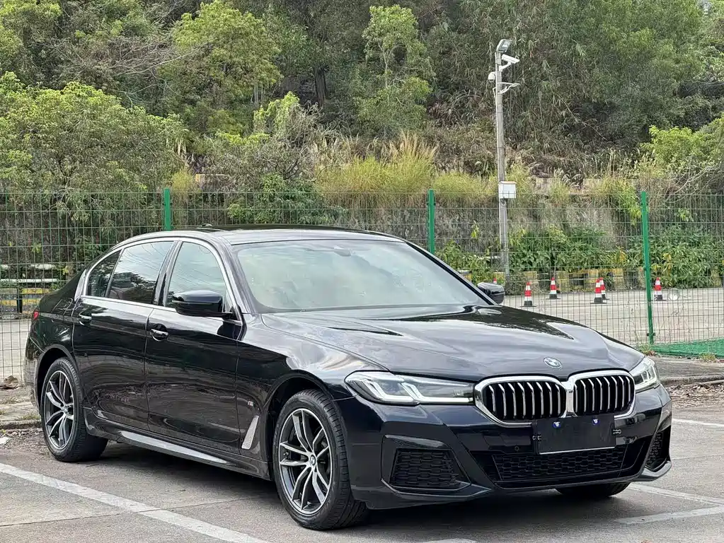 BMW 5 Series 2022 525Li M Sports Package купить на сайте DeffCars
