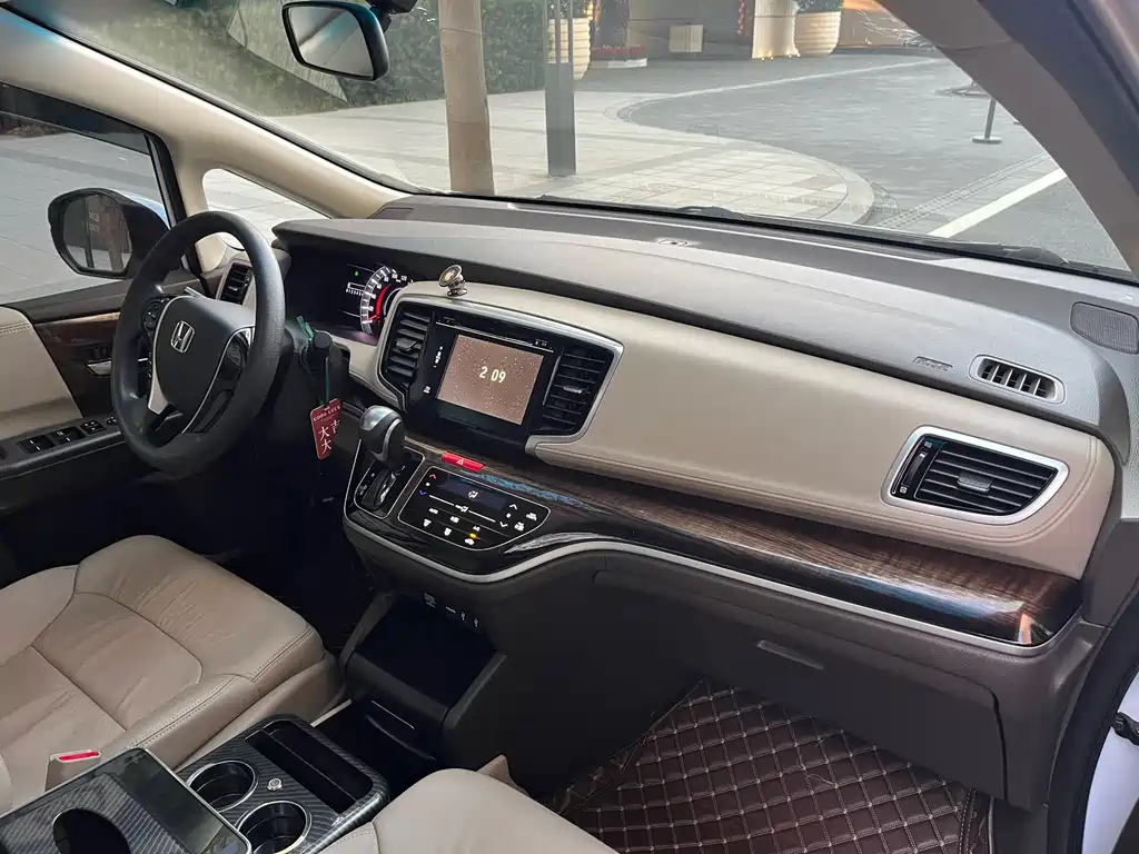 Odyssey 2017 2.4L Deluxe Edition купить на сайте DeffCars