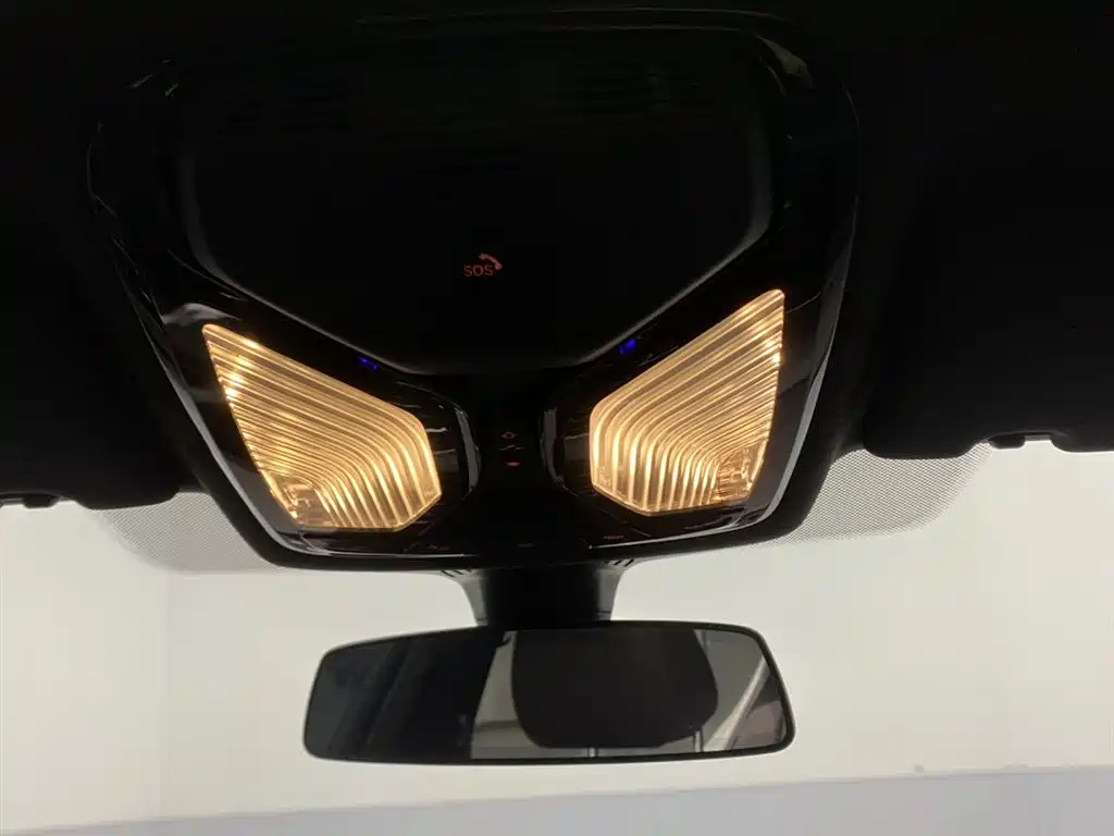 BMW 5 Series 2023 530Li Leading M Sports Package купить на сайте DeffCars