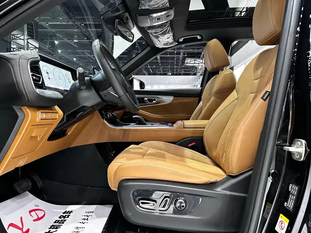 Trumpchi GS8 2025 Pilot Series 2.0TGDI two-wheel drive luxury version 5 seats купить на сайте DeffCars