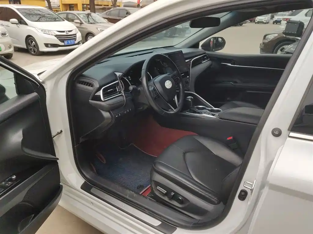 Camry 2021 2.0G Deluxe Edition купить на сайте DeffCars