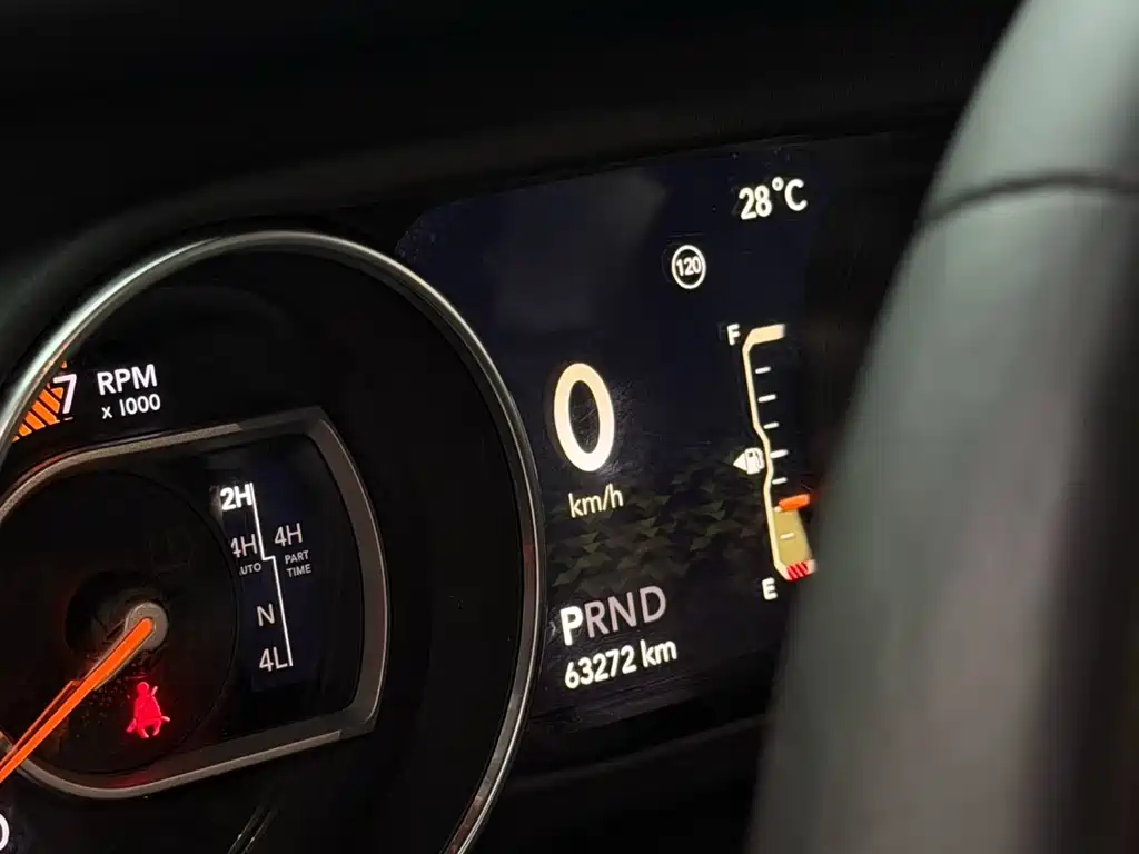 Wrangler 2019 2.0T Sahara four-door top version, National V купить на сайте DeffCars