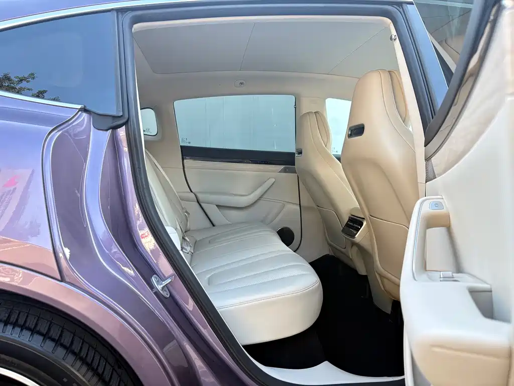 Zhijie R7 2025 extended range 331km Ultra купить на сайте DeffCars