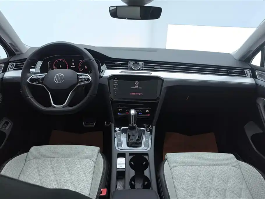 Magotan 2023 2 million commemorative edition 330TSI DSG luxury model купить на сайте DeffCars