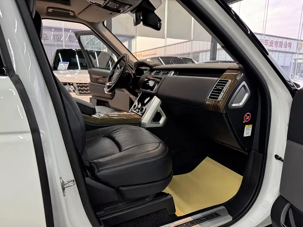 Range Rover 2018 3.0 SC V6 Vogue SE Genesis Extended Edition купить на сайте DeffCars