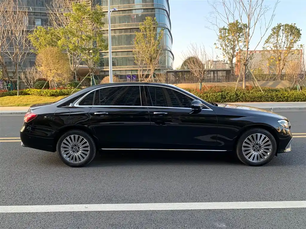Mercedes-Benz E-Class 2023 E 300 L Fashion купить на сайте DeffCars