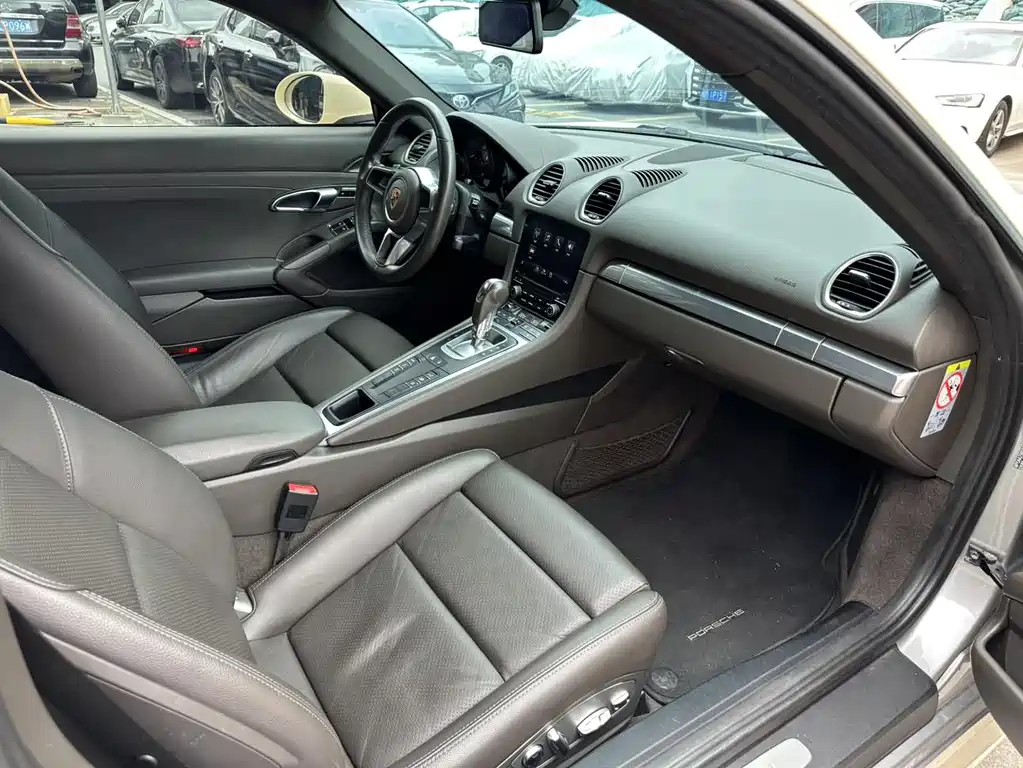Porsche 718 2019 Cayman T 2.0T купить на сайте DeffCars
