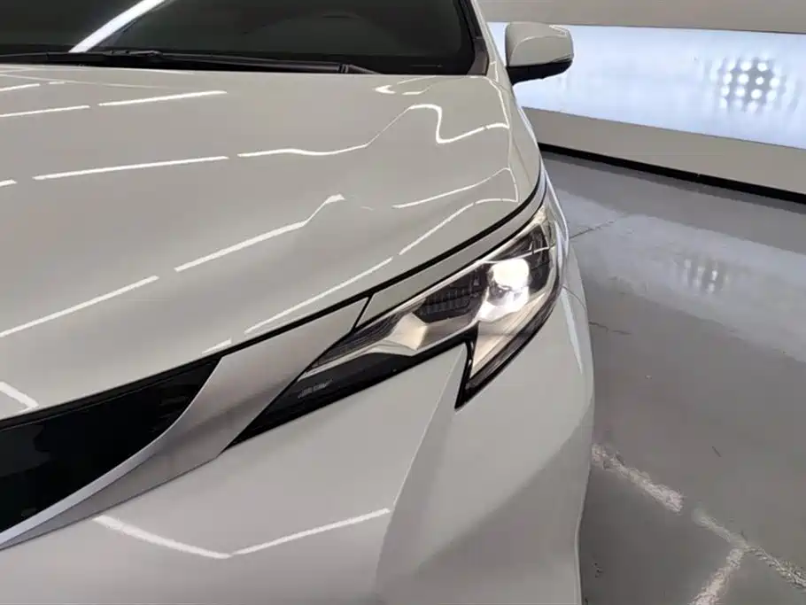 SIENNA 2023 2.5L Hybrid Premium Edition купить на сайте DeffCars