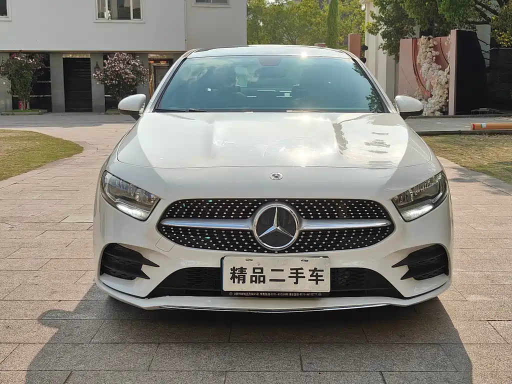 Mercedes-Benz A-Class 2022 A 180 L купить на сайте DeffCars