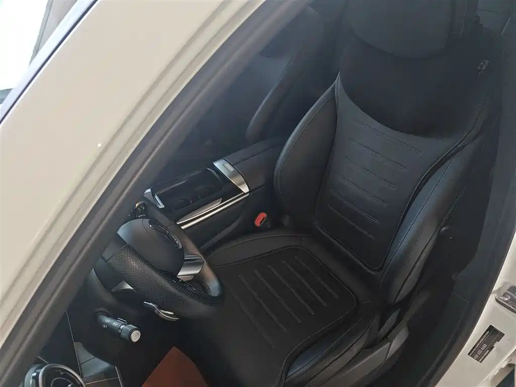Mercedes-Benz GLC 2023 GLC 260 L 4MATIC luxury model 5 seats купить на сайте DeffCars