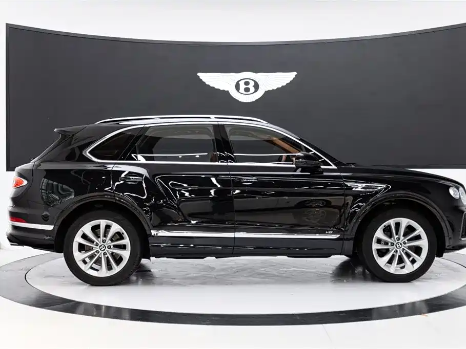 Bentayga 2021 4.0T V8 купить на сайте DeffCars