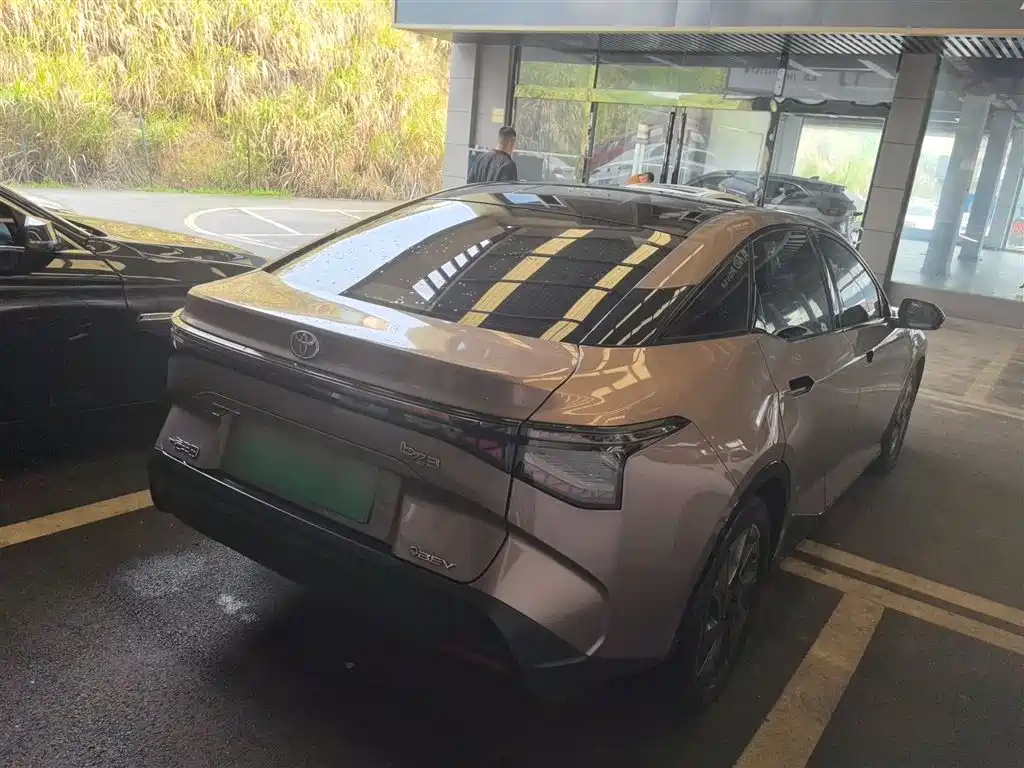 Toyota bZ3 2023 616km long range Premium купить на сайте DeffCars