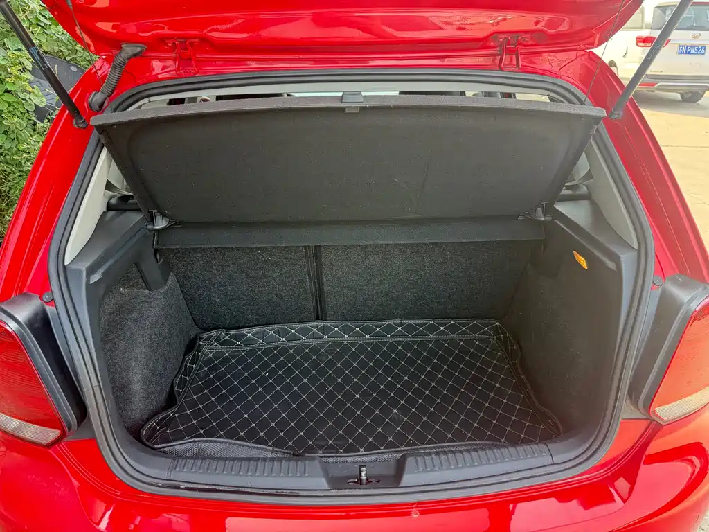 Polo 2011 1.6L automatic stylish version купить на сайте DeffCars
